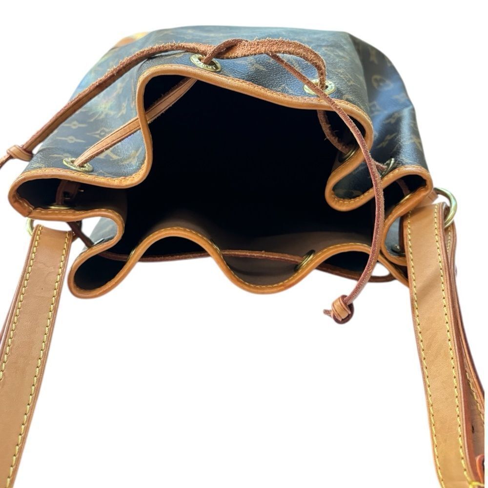 Louis Vuitton Noe Monogram Bucket Bag - Picture 4 of 14